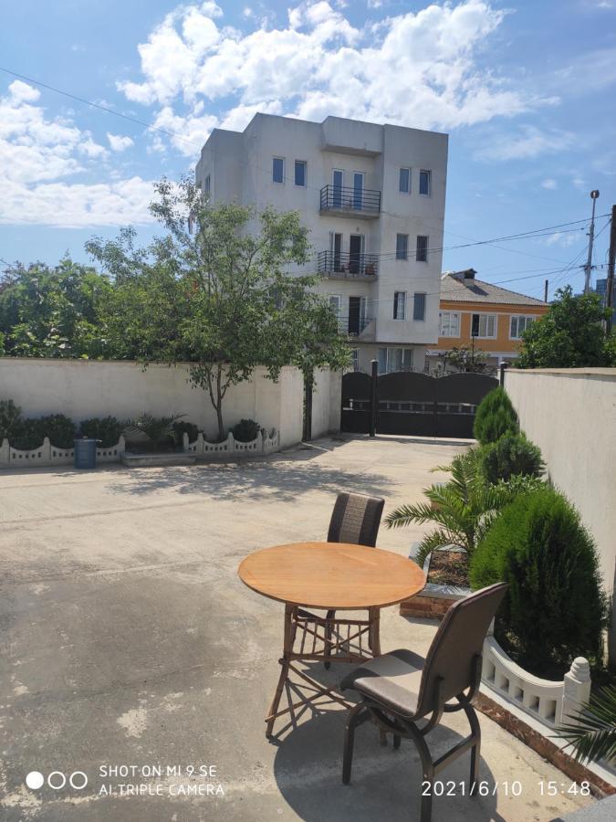 Kochalidze Family Apartment Батуми Екстериор снимка