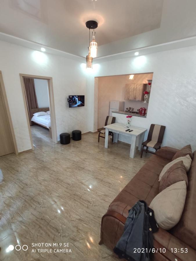 Kochalidze Family Apartment Батуми Екстериор снимка